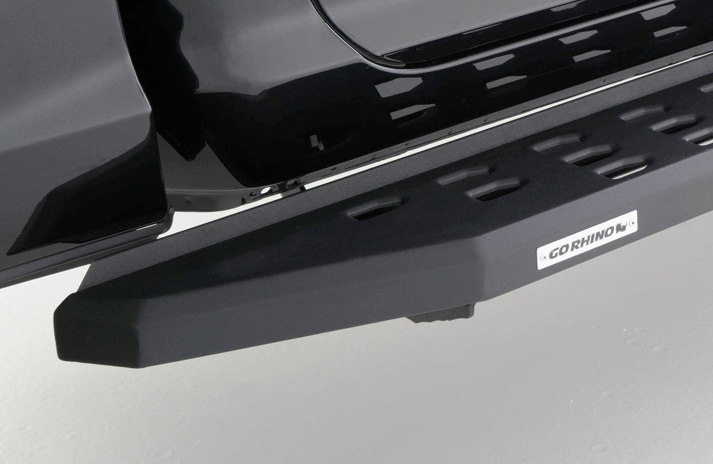 Go Rhino RB20 80-inch Running Boards - Textured Black - 69400080PC